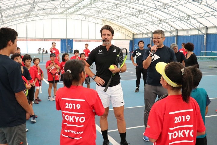 「テニスはゲーム。子どもたちが心からテニスを楽しめるようにしなければならない」と説くムラトグル。写真：スマッシュ編集部