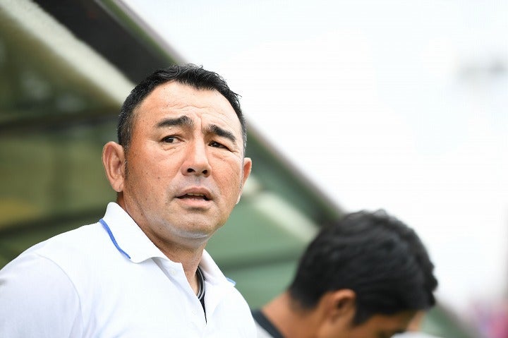 FC東京を率いる長谷川監督。３試合勝利から遠ざかり、他の追随を許す展開に。写真：徳原隆元
