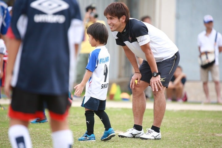 本田のビジネスを陰で支えてきた鈴木。優秀なコーチがもっと報われる、未来を見据えている。(C)SOLTILO FAMILIA SOCCER SCHOOL