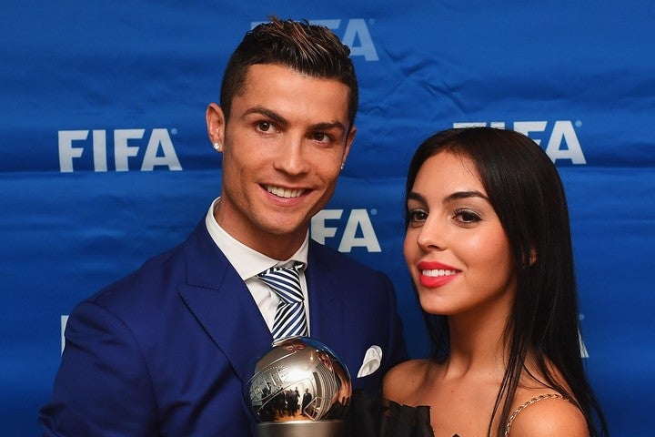 17年１月の『ザ・ベスト・FIFAフットボールアウォーズ』で正式にパートナーとしてお披露目されたジョージナ・ロドリゲス。(C) Getty Images