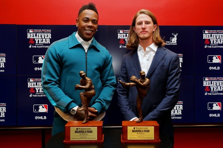 最優秀救援投手賞を受賞したチャップマン（左）とヘイダー（右）。しかし、彼らより好成績の選手がいたことで批判が集まっている。(C)Getty Images