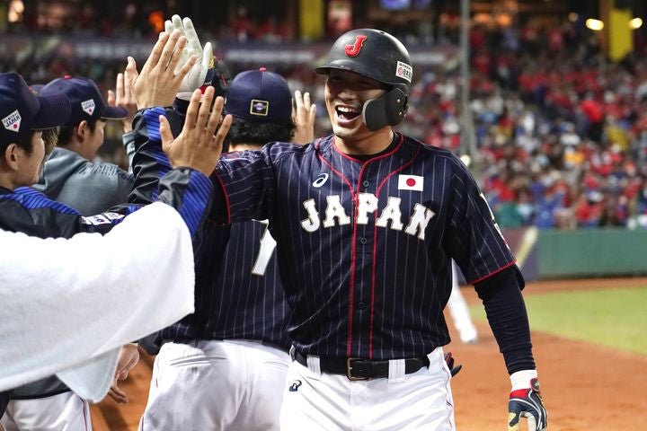 初回に先制三塁打を放った鈴木は、３回に今度は豪快な２ラン本塁打をレフトスタンドに叩き込んだ。(C)Getty Images