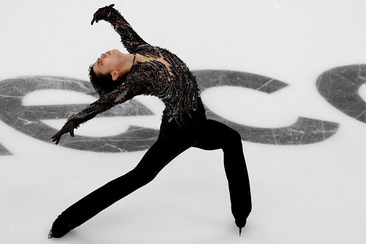 氷上で余裕の舞いを披露した羽生に海外メディアから賛辞が相次いだ。　(C) Getty Images