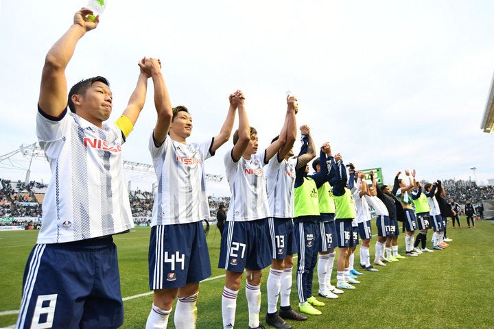 松本を１－０で下した横浜は５連勝を達成。今季初めて首位に立ち、15年ぶりのリーグ優勝に王手をかけた。写真：徳原隆元