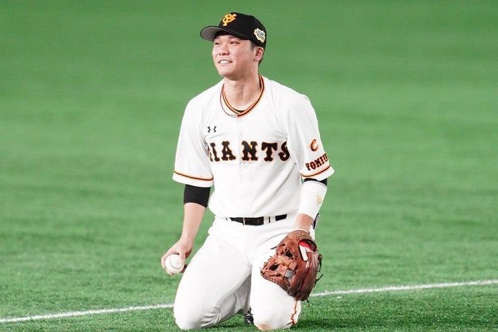 自己最多の40本塁打を放った坂本は、名実ともにチームのリーダーになった。写真：山崎賢人（THE DIGEST写真部）