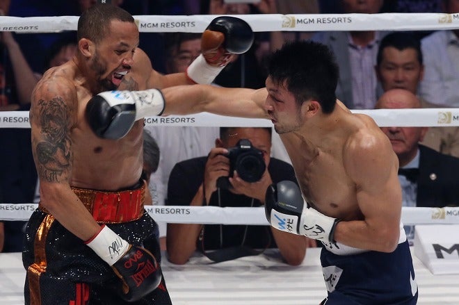 村田は今年７月にブラント（左）を下して勝ち取ったチャンピオンベルトを見事に防衛した。(C) Getty Images