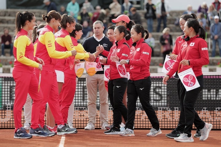 スペインチームと日本チーム（前日のセレモニーにて）。（C）Getty Images