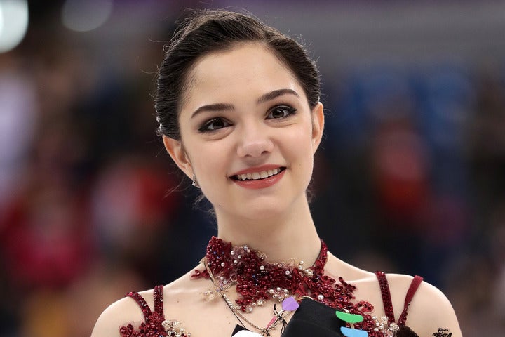 平昌五輪フィギュアスケート女子シングル銀メダリストのメドベージェワが“セーラームーン姿”を披露した。（C）Getty Images