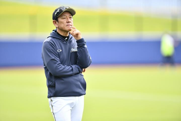 岩本氏は古巣・日本ハムの２位躍進を予想する。名護の新球場で充実したキャンプを過ごすことができていたという。写真：金子拓弥