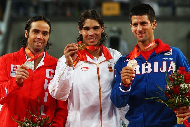 北京五輪での銅メダルがオリンピックでの最高成績。実は金メダルは獲得していないジョコビッチ(右)。（C）GettyImages