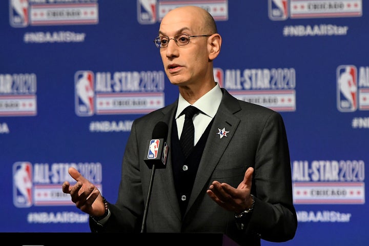 シーズン再開か中止か。NBAのアダム・シルバー・コミッショナーには大きな決断が迫られる。(C)Getty Images
