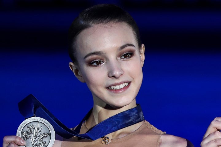 2019年グランプリファイナル銀メダルのシェルバコワが妹・ヤナとのトレーニング動画を公開した。（C）Getty Images