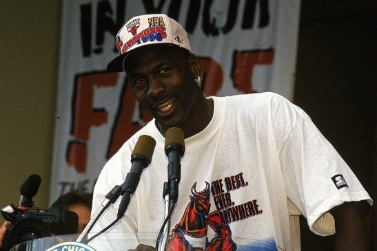 NBA復帰後、ブルズに２度目のスリーピートをもたらしたジョーダン。98年に引退後、01年にまたもカムバックを果たした。(C)Getty Images