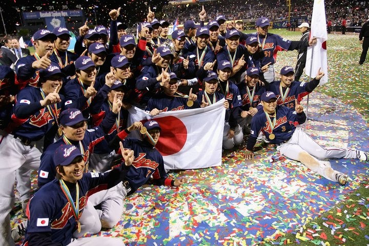 劇的な形で頂点に立った日本。低迷気味だったプロ野球人気が盛り返すきっかけにもなった。(C)Getty Images