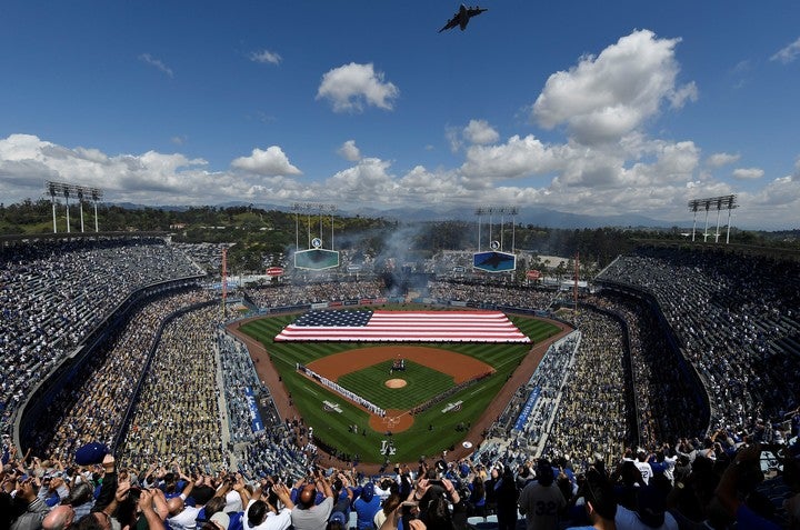 コロナからの復活へ！ 野球を求める期待の声は大きい。(C)Getty Images