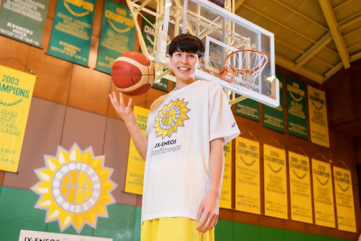渡嘉敷は中学１年の時にバスケットボールを始め、すぐに夢中になったという。写真：田中研治