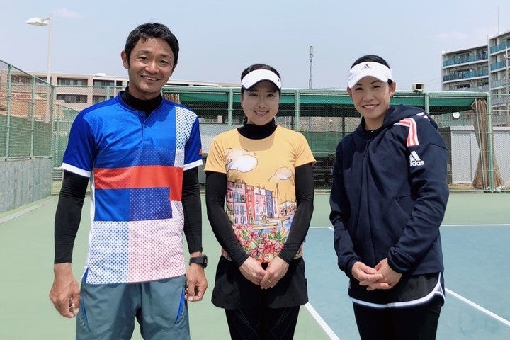 世界で戦ってきた経験値を還元すべく『Ai Love All Tennis Academy』を立ち上げた中村藍子さん（写真左から、古賀公仁男氏、今西美晴選手、中村さん）。写真：内田暁