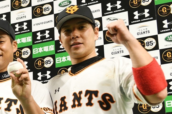 プロ野球選手会の第９代会長である炭谷の呼びかけで、『コロナ基金』への支援が実現した。写真：朝日新聞社