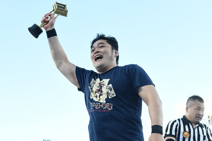 オカダ発案『KOPW2020』の初代王者に輝いた矢野通。(C)新日本プロレス