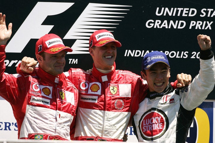 04年のアメリカグランプリではシューマッハ、バリチェロとともに３位表彰台を飾った。（C)Getty Images