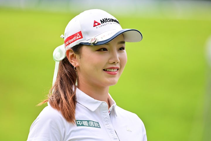 中国美女セキが“紅葉狩りゴルフ”をする様子を自身のSNSで公開した。(C)Getty Images