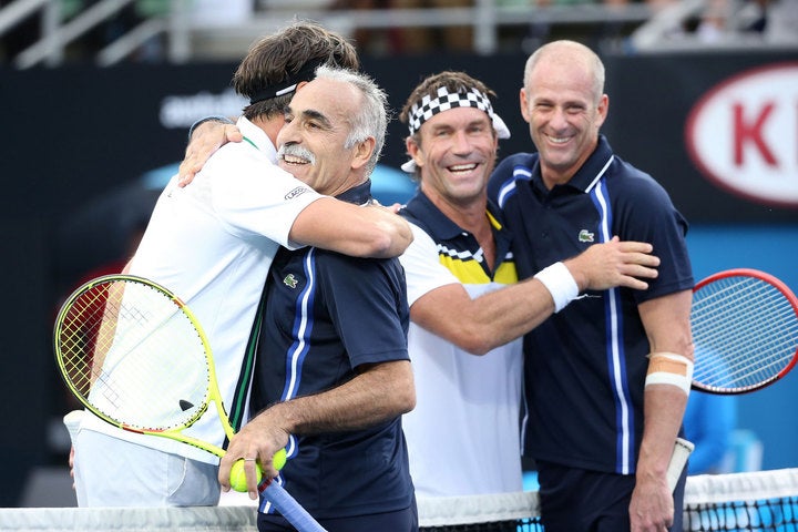 幅広い年齢層で共に楽しむことができるテニス。※写真はイメージ。（C）Getty Images