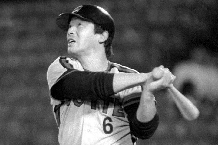 80年代にシーズン50本塁打を記録したのは、ランディ・バース（阪神）と落合（写真）だけ。まさに史上有数のスラッガーだった。写真：産経新聞社