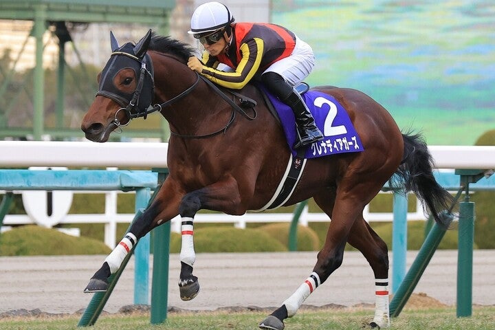 「性格の難しさを出さないよう、馬の気分を害さないように走らせたいと考えていました」と手綱をとった川田騎手は語った。写真：産経新聞社