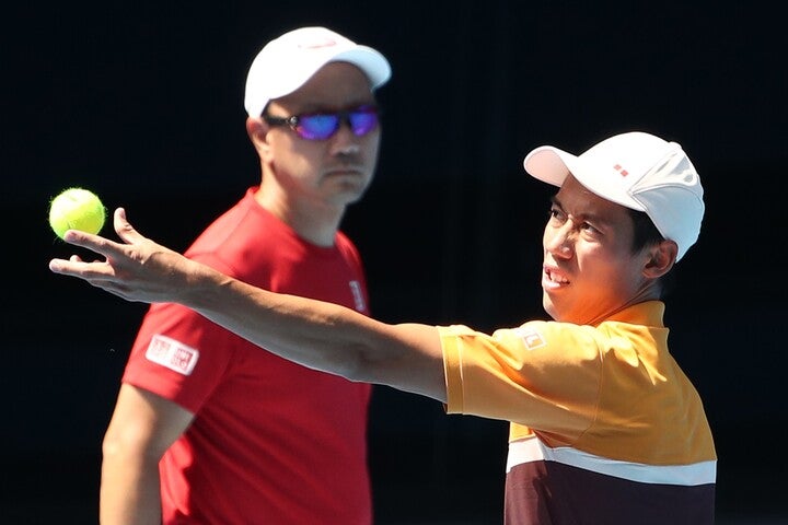19年全豪オープンでの錦織とマイケル・チャン氏の練習。(C) Getty Images