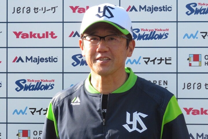 古田臨時コーチは、指導初日から約８時間、後輩たちへ持てる知識と技術を注ぎ込んだ。写真：岩国誠