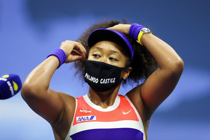 昨年の全米では黒人差別を糾弾する７枚のマスクを着用し、耳目を集めた。テニスの枠を超えた社会的なメッセージを発するようになったのはこのころからだ。(C)Getty Images