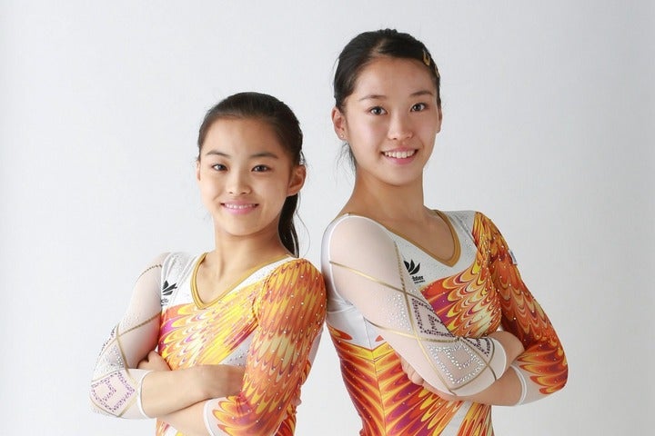 妹・千愛（左）、姉・瞳（右）の2人とも体操界のトップとして活躍している畠田姉妹。写真提供：アミューズ