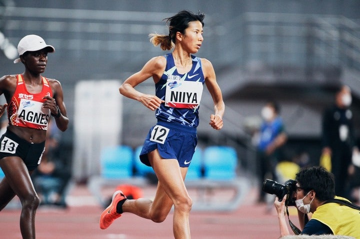 女子5000メートルで出場した新谷は、後半失速し５位とした。写真：本永創太