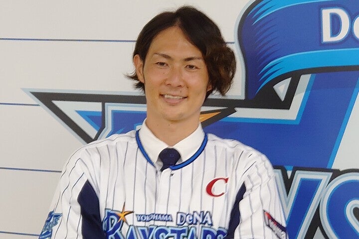石川は“第二の人生”について、「石川雄洋らしく、一生懸命楽しく生きていきたい」と語った。写真：球団提供