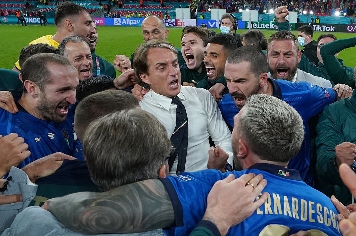 強敵スペインからの勝利に湧き立つイタリアの面々。伝統を復活させて、団結する彼らの勢いは凄まじい。(C)Getty Images