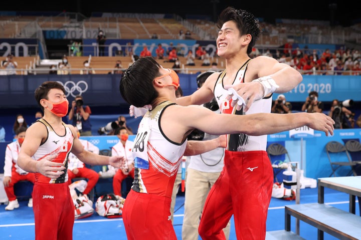 新メンバーで挑んだ体操ニッポンが銀メダルと躍動をみせた。(C)Getty Images