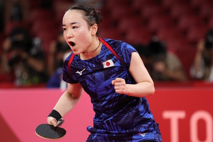 今大会絶好調のモンユを見事に撃破した伊藤。日本に女子シングルス史上初の銅メダルをもたらした。(C)Getty Images