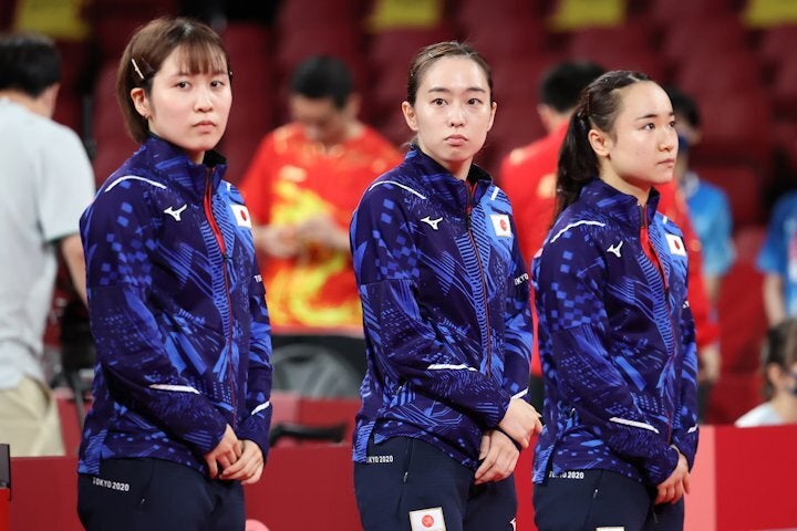 敵将も絶賛した日本代表の女子チーム。（左から）平野、石川、伊藤。写真：JMPA代表撮影