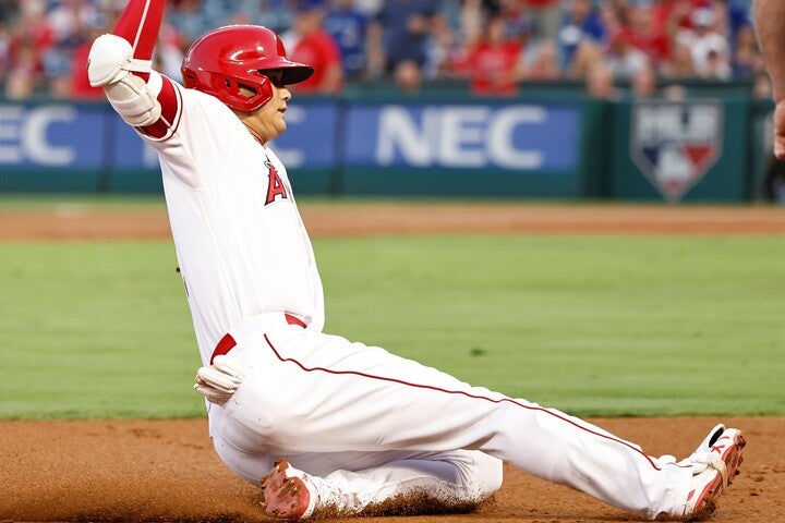 打球がライト線へ抜けたかと思えば、大谷はあっという間に三塁へ。見事なスピードを見せた。(C)Getty Images