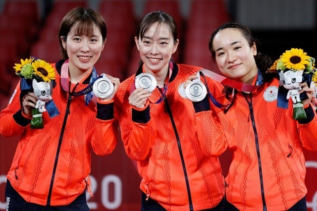 女子卓球団体はロンドン大会の銀、前回リオ大会の銅に続き３大会連続のメダルとなった。悲願の「金」は３年後のパリ五輪で。 (C)Getty Images
