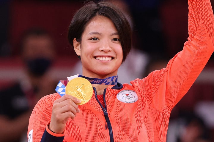 東京五輪では初出場から金メダルを手にした阿部。美容室でのニュールックを披露した。(C)Getty Images