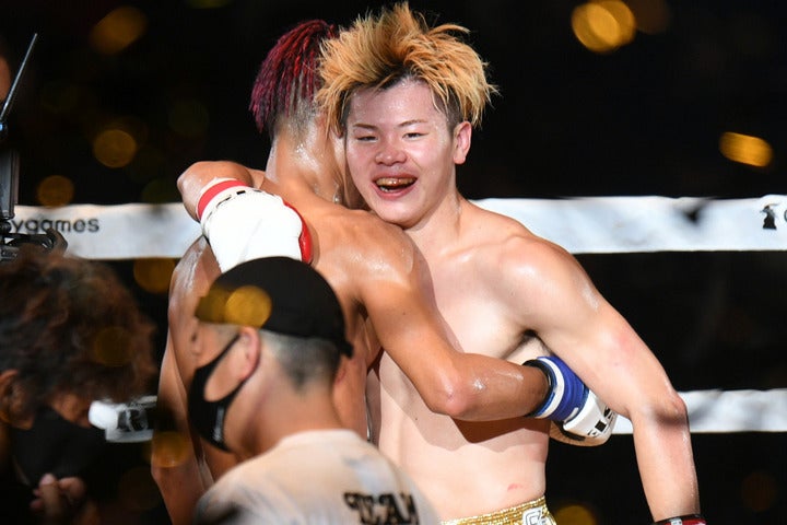 残り２試合でボクシングに転向する那須川。９月にはRISEバンタム級王者の鈴木を判定３－０で下した。写真：徳原隆元