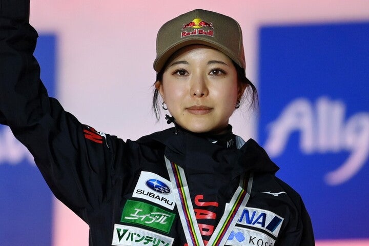 全日本選手権で２冠と順調な滑り出しを見せた高梨を海外メディアも評価している。(C)Getty Images