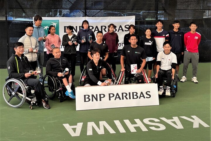 車いすテニス、ジュニア、そしてプロ選手が一緒になってプレーする団体戦『WJP』が10月23日に開催された。写真＝内田暁