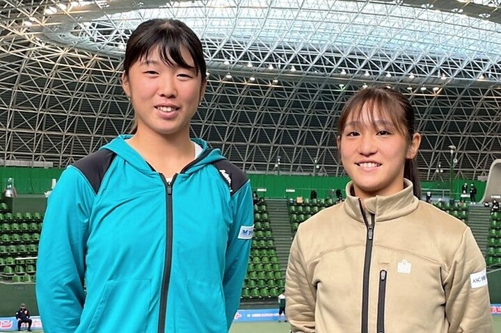 ダブルスでも決勝進出を果たした川村茉那(左)と光崎楓奈（右）。写真提供：内田暁