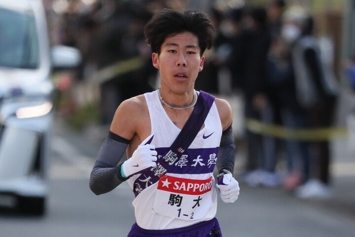 10000ｍ日本人学生最高の27分23秒44を持つ田澤。２区では区間賞の走りでチームをトップに押し上げた。写真：JMPA