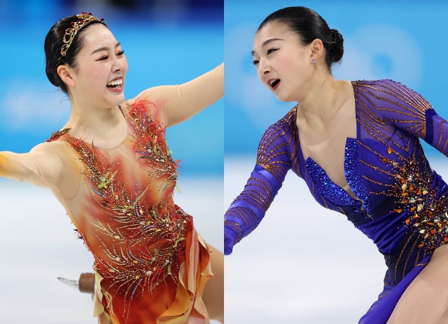 銅メダルの坂本（右）を祝福した樋口（左）。SP、FSで3Aをそろえ、爪痕を残した。 (C)Getty Images
