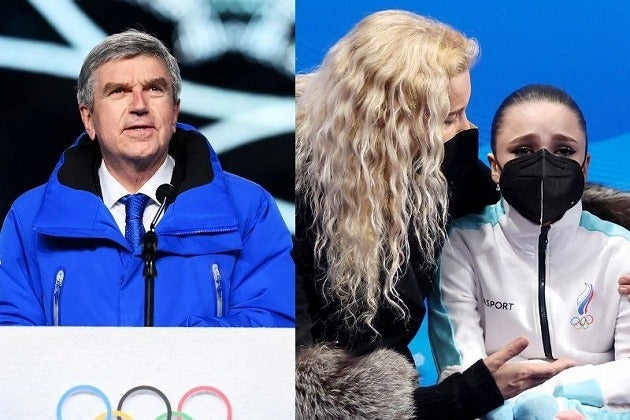 バッハ会長（左）は、演技後に涙したワリエワ（右）を「悲しい物語」と指摘。そのうえでトゥトベリーゼコーチを非難した。(C)Getty Images