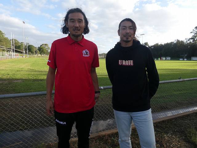 現在はオーストラリアで生活する長谷川（左）と田代（右）。モンテディオ山形時代にはツインタワーを組んだ間柄だ。写真：元川悦子