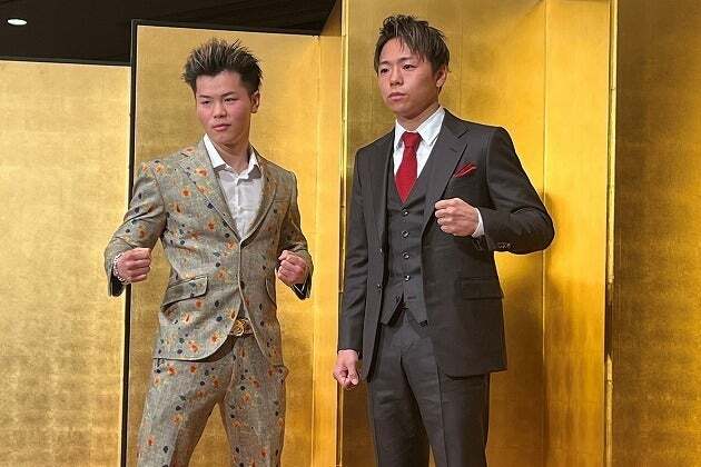 ついに試合に向けて緊張感も深まっている那須川（左）と武尊（右）。この両雄のマッチアップについて新たな決定が発表された。(C)THE DIGEST※写真は昨年12月の会見でのもの